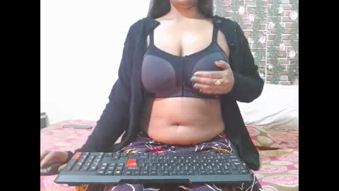 Snapshot of lovefunnitya chatting on 01-04-25, 03:40 Divya online show from 01-04-25, 03:40