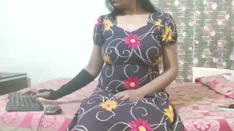 Snapshot of lovefunnitya chatting on 01-06-25, 11:18 Divya online show from 01-06-25, 11:18