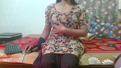 Snapshot of lovefunnitya chatting on 01-13-25, 12:41 Divya online show from 01-13-25, 12:41