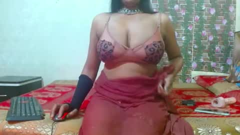 Snapshot of lovefunnitya chatting on 01-14-25, 07:17 Divya online show from 01-14-25, 07:17