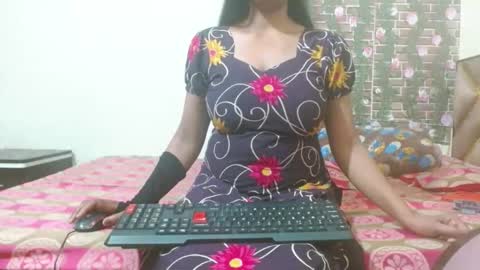 Snapshot of lovefunnitya chatting on 01-20-25, 12:25 Divya online show from 01-20-25, 12:25