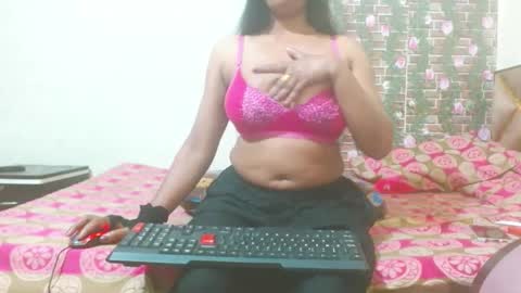 Snapshot of lovefunnitya chatting on 01-28-25, 12:36 Divya online show from 01-28-25, 12:36