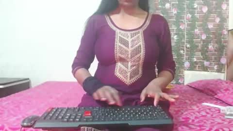 Snapshot of lovefunnitya chatting on 02-12-25, 08:27 Divya online show from 02-12-25, 08:27