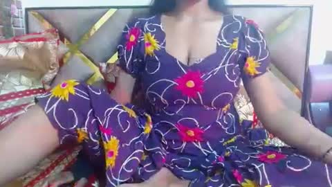 Snapshot of lovefunnitya chatting on 02-21-25, 02:06 Divya online show from 02-21-25, 02:06
