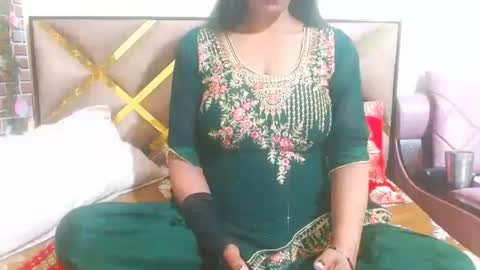 Snapshot of lovefunnitya chatting on 02-23-25, 11:11 Divya online show from 02-23-25, 11:11
