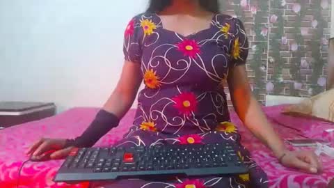 Snapshot of lovefunnitya chatting on 02-27-25, 08:17 Divya online show from 02-27-25, 08:17