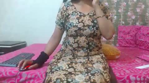 Snapshot of lovefunnitya chatting on 02-28-25, 11:03 Divya online show from 02-28-25, 11:03