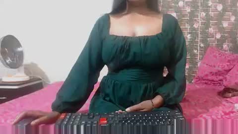Snapshot of lovefunnitya chatting on 03-04-25, 08:35 Divya online show from 03-04-25, 08:35