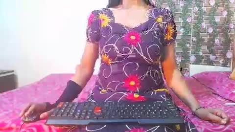 Snapshot of lovefunnitya chatting on 03-06-25, 03:02 Divya online show from 03-06-25, 03:02