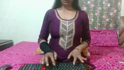 Snapshot of lovefunnitya chatting on 03-12-25, 01:36 Divya online show from 03-12-25, 01:36