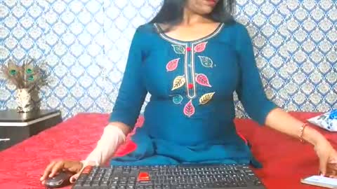 Snapshot of lovefunnitya chatting on 10-13-25, 03:56 Divya online show from 10-13-25, 03:56