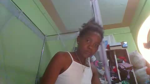 Snapshot of lovegal335 chatting on 11-29-25, 06:44 lovegal335 online show from 11-29-25, 06:44