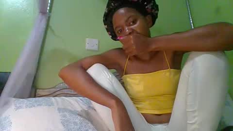 Snapshot of lovegal335 chatting on 12-22-25, 10:51 lovegal335 online show from 12-22-25, 10:51