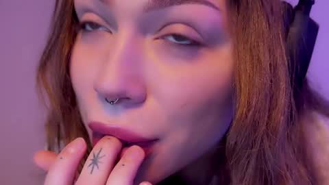 Snapshot of lovelorn_ chatting on 01-28-25, 05:54 Elsa online show from 01-28-25, 05:54