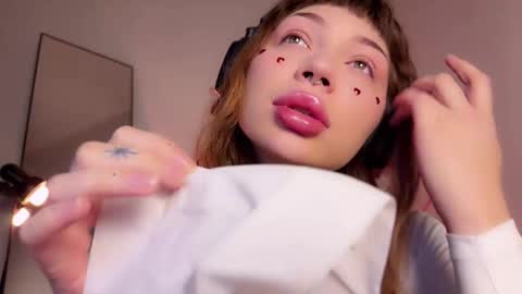 Snapshot of lovelorn_ chatting on 02-15-25, 05:30 Elsa online show from 02-15-25, 05:30