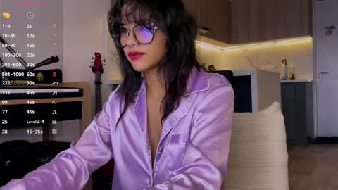 Allyson 3 online show from 10-28-25, 09:06