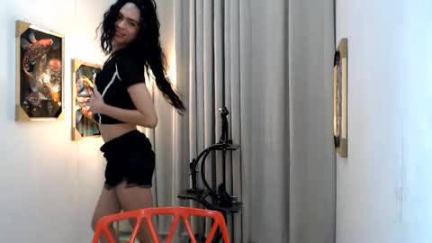 Snapshot of lovely_alwina chatting on 05-13-26, 08:01 alwina online show from 05-13-26, 08:01
