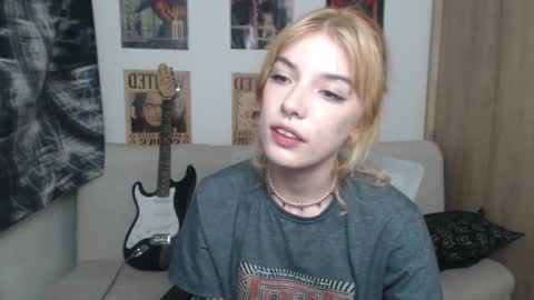 Cassie online show from 03-09-25, 08:18