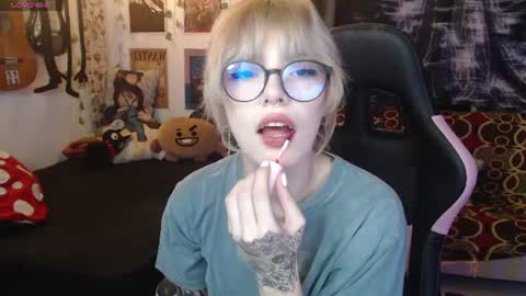 Cassie online show from 06-25-26, 02:11