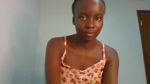 Snapshot of lovely_choco chatting on 09-29-25, 10:14 Choco online show from 09-29-25, 10:14