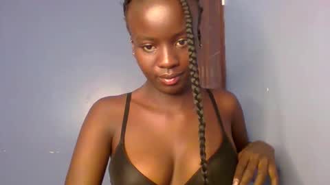 Snapshot of lovely_choco chatting on 02-11-26, 08:25 Choco online show from 02-11-26, 08:25