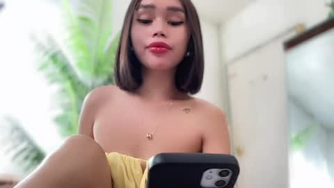 lovely_cittie18 online show from 06-18-26, 04:02
