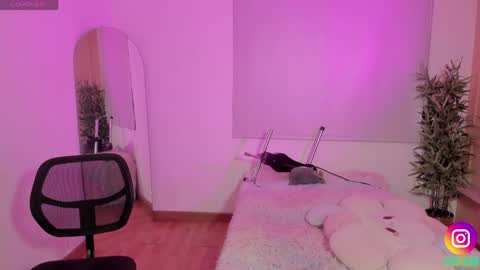 Emma online show from 04-29-26, 01:04