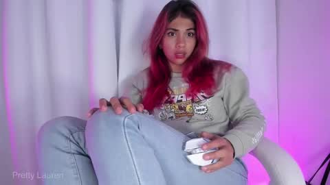 Snapshot of lovely_laurenn chatting on 06-11-26, 02:44 Lovely Lauren online show from 06-11-26, 02:44