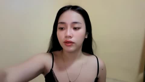 lovely_leah23 online show from 09-19-25, 02:13