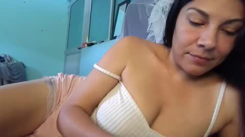 Snapshot of lovely_maia chatting on 05-26-26, 07:10 Maya online show from 05-26-26, 07:10
