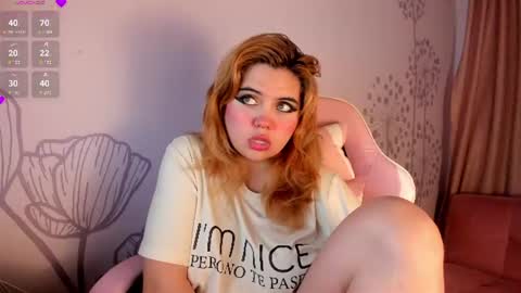 Snapshot of lovely_paris_01 chatting on 06-21-26, 08:28 Paris Rose online show from 06-21-26, 08:28