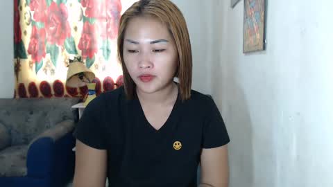 Snapshot of lovely_singlemom chatting on 01-15-25, 10:24 ask me dear online show from 01-15-25, 10:24