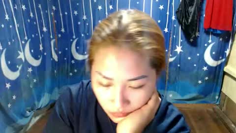 Snapshot of lovely_singlemom chatting on 01-14-26, 12:11 ask me dear online show from 01-14-26, 12:11