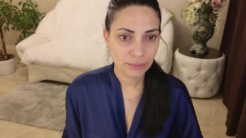 Beatrice online show from 04-25-26, 12:19