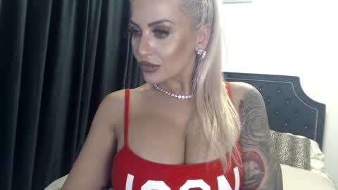 Snapshot of lovelyblondyxxx chatting on 12-09-24, 03:18 PrAllinXXXa online show from 12-09-24, 03:18