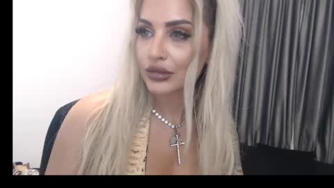 Snapshot of lovelyblondyxxx chatting on 02-13-25, 01:29 PrAllinXXXa online show from 02-13-25, 01:29