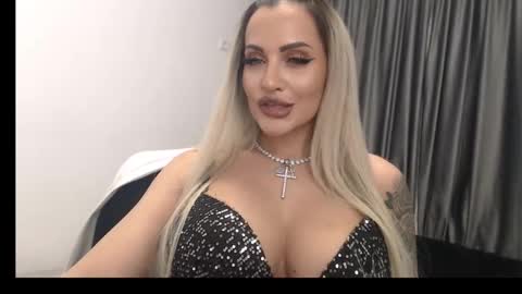 Snapshot of lovelyblondyxxx chatting on 02-14-25, 02:18 PrAllinXXXa online show from 02-14-25, 02:18