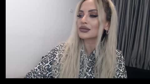 Snapshot of lovelyblondyxxx chatting on 02-17-25, 10:58 PrAllinXXXa online show from 02-17-25, 10:58