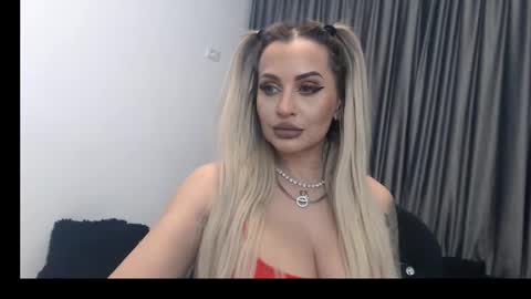 Snapshot of lovelyblondyxxx chatting on 02-23-25, 10:42 PrAllinXXXa online show from 02-23-25, 10:42