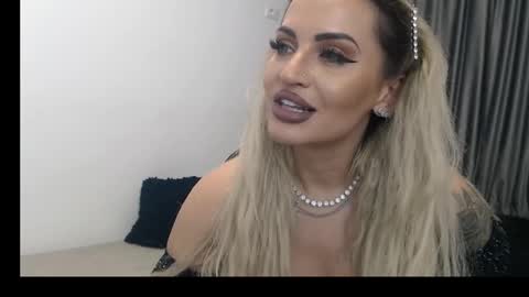 Snapshot of lovelyblondyxxx chatting on 02-27-25, 02:21 PrAllinXXXa online show from 02-27-25, 02:21