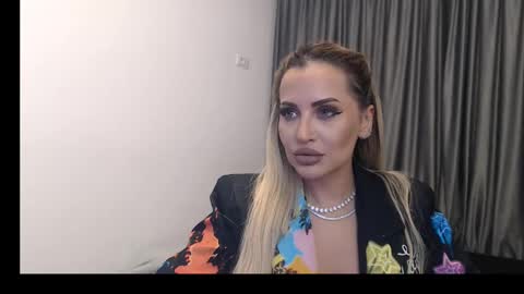 Snapshot of lovelyblondyxxx chatting on 03-04-25, 07:01 PrAllinXXXa online show from 03-04-25, 07:01