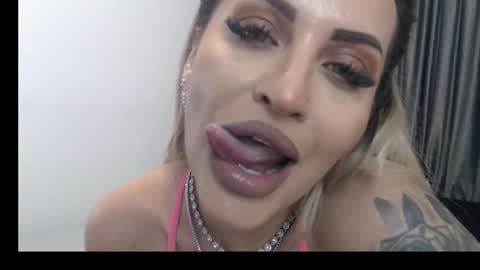 Snapshot of lovelyblondyxxx chatting on 03-04-25, 10:16 PrAllinXXXa online show from 03-04-25, 10:16