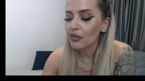 Snapshot of lovelyblondyxxx chatting on 03-07-25, 03:40 PrAllinXXXa online show from 03-07-25, 03:40