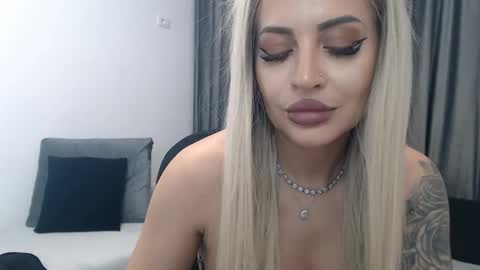 Snapshot of lovelyblondyxxx chatting on 03-11-25, 01:16 PrAllinXXXa online show from 03-11-25, 01:16
