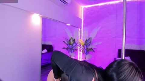 Snapshot of lovelyeyesx chatting on 09-09-25, 05:34 Lovely online show from 09-09-25, 05:34