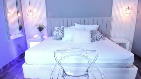 Snapshot of lovelyeyesx chatting on 09-28-25, 10:59 Lovely online show from 09-28-25, 10:59