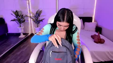 Snapshot of lovelyeyesx chatting on 11-28-25, 05:37 Lovely online show from 11-28-25, 05:37