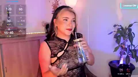 Snapshot of lovelygirl45 chatting on 06-20-26, 02:36 Valerie online show from 06-20-26, 02:36