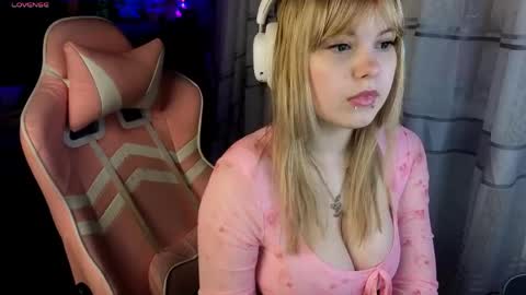 Snapshot of lovelykristii chatting on 05-24-26, 10:37 hristie online show from 05-24-26, 10:37