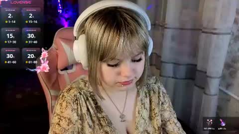 Snapshot of lovelykristii chatting on 06-15-26, 10:23 hristie online show from 06-15-26, 10:23